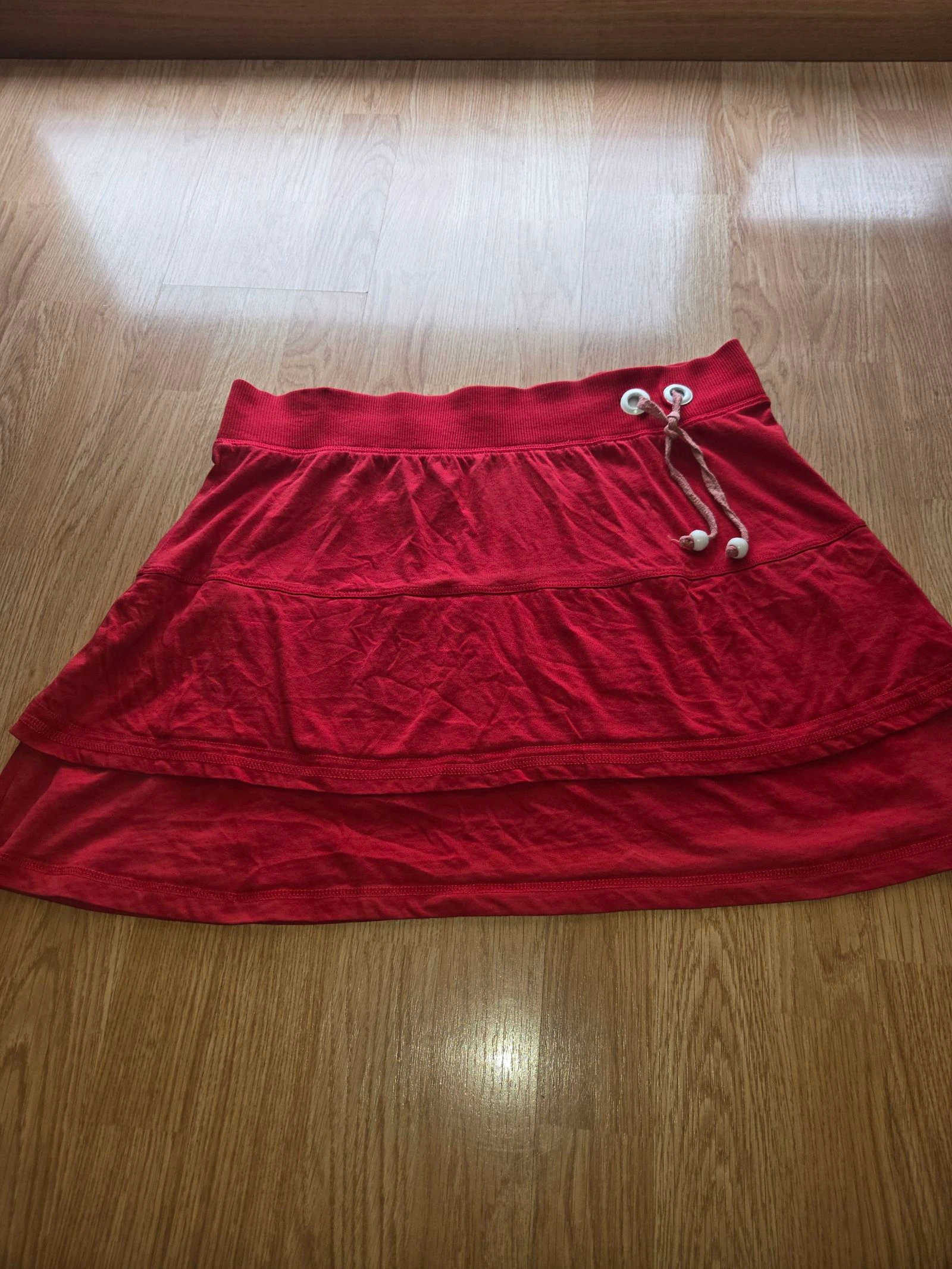 Minifalda roja de verano